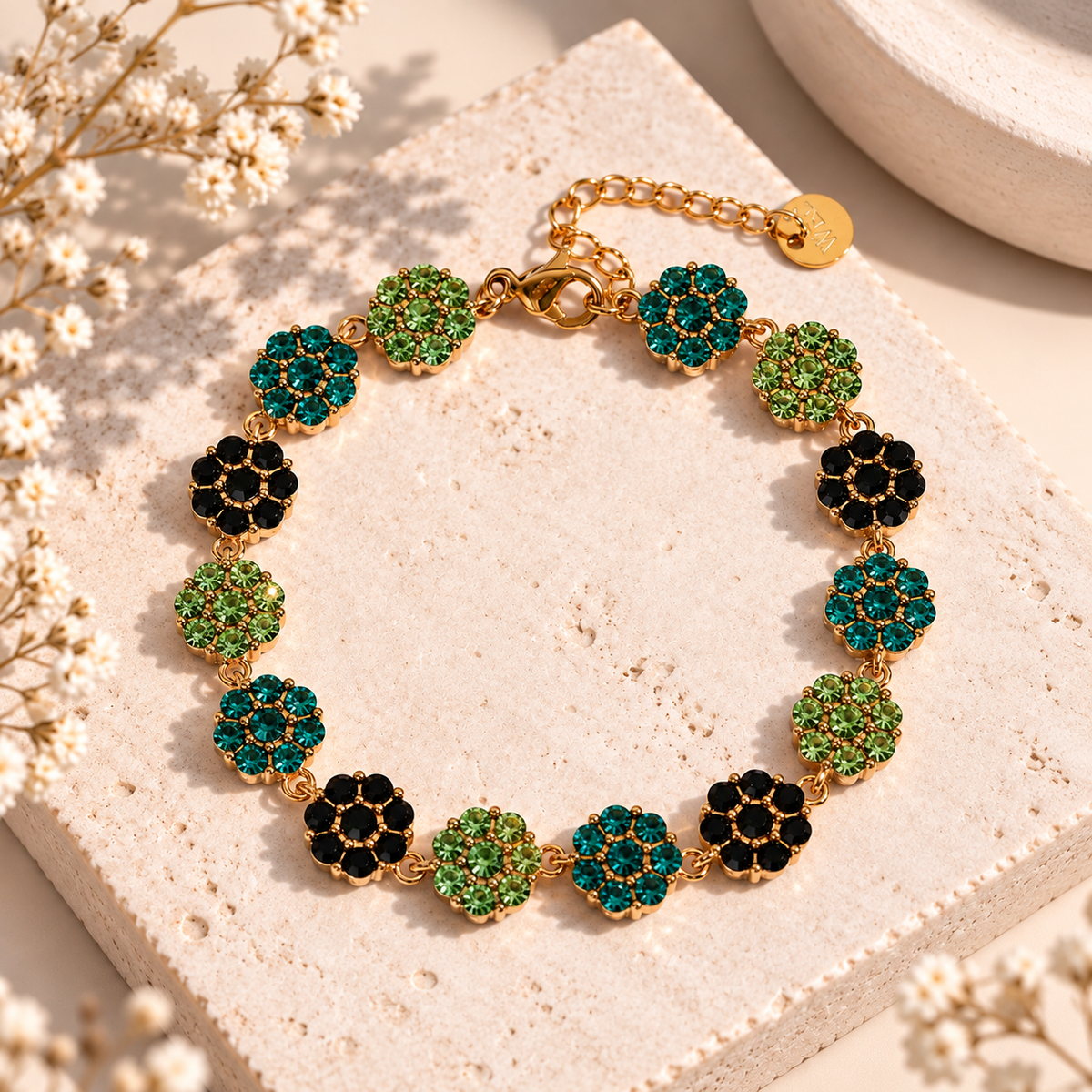 Flower Crush Armband – Farbenfroher Glamour fürs Handgelenk (grün)