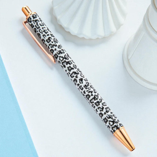 Stylischer Kugelschreiber in Leo-Optik (hellgrau)