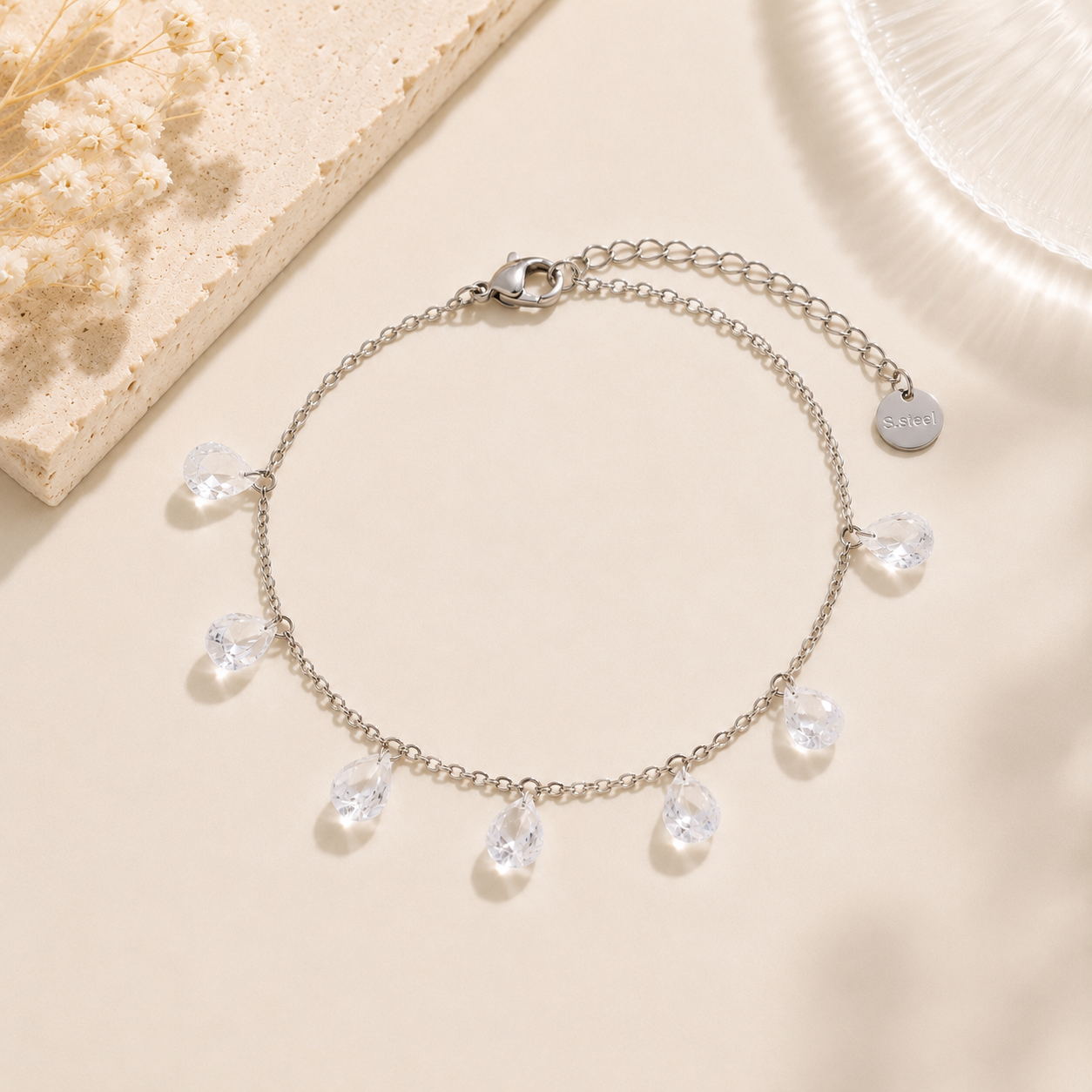Silver Drops Armband – Edelstahl mit funkelnden Kristallanhängern